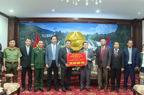 Đoàn đại biểu cấp cao tỉnh Quảng Trị chào xã giao lãnh đạo tỉnh Salavan