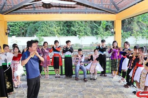 Nuôi dưỡng tình yêu văn hóa dân tộc