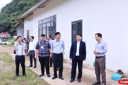 Đồng chí Phó Chủ tịch UBND tỉnh kiểm tra sử dụng tài sản công tại phường Chiềng An