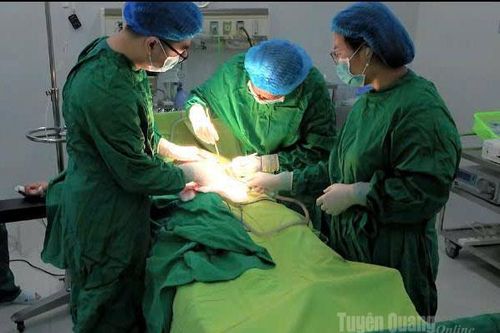 Bệnh viện Đa khoa Đức Minh phẫu thuật ca u xơ tử cung nặng gần 3kg