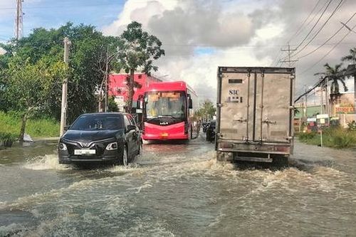Cà Mau: Khắc phục nhanh các điểm ngập, hư hỏng mặt đường do triều cường