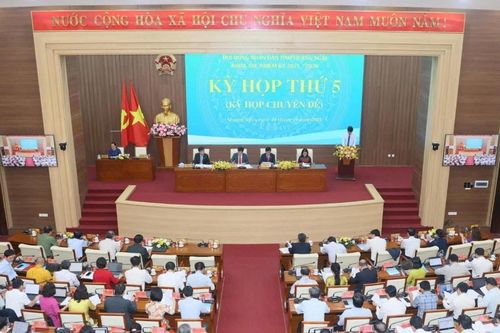 Kỳ họp thứ 5, HĐND tỉnh Quảng Ngãi: Giảm tải cho cơ sở và bảo đảm quyền lợi người lao động