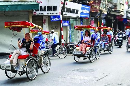 Du lịch 'chạy nước rút' cuối năm