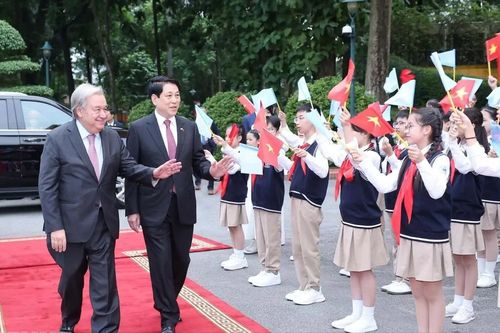 Tổng thư ký Liên hợp quốc thăm chính thức Việt Nam