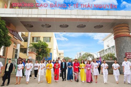 Sáp nhập 2 Trường Cao đẳng Y tế vào 2 Trường Đại học Y - Dược