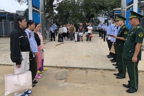 Đồn Biên phòng Cửa khẩu Sóc Giang tiếp nhận 36 công dân do Trung Quốc trao trả