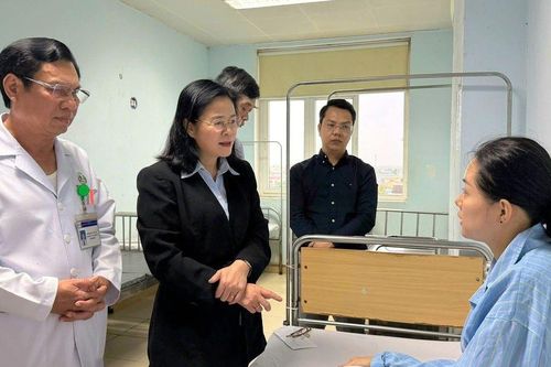 Vụ dùng dao đâm 7 người ở Bệnh viện Sản Nhi Nghệ An: Nghẹt thở giây phút nhân viên y tế dũng cảm giằng lại trẻ sơ sinh khỏi tay gã trai máu lạnh