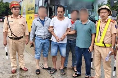 'Giăng lưới' bắt đối tượng bị truy nã vì đâm trọng thương con nợ