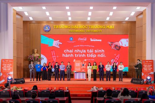 Coca-Cola tổ chức chương trình 'Chai nhựa tái sinh, hành trình tiếp nối' năm 3