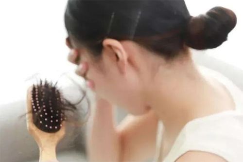 Tóc rụng như lá mùa thu, nhớ ăn 4 thực phẩm này thường xuyên