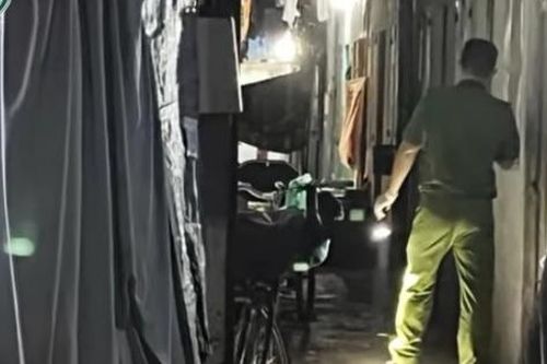 Điều tra nghi án người đàn ông cầm dao xông vào phòng trọ chém trọng thương đôi nam nữ