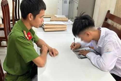 Nam sinh cấp 3 đăng tải video lên TikTok rủ thanh niên, học sinh đua xe trái phép