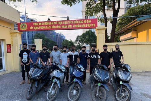Cái giá phải trả cho hành vi ngông cuồng, 'bốc đầu' xe máy giữa đêm khuya