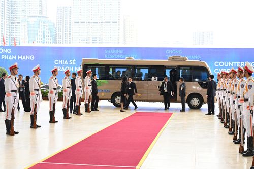 Hình ảnh lực lượng Cảnh vệ tham gia bảo vệ Lễ mở ký Công ước của Liên hợp quốc về phòng chống tội phạm mạng