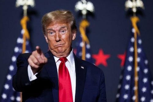 TT Trump 'bất lực' vì phát âm của phóng viên nước ngoài