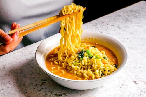 Người Việt ăn mì gói nhiều nhất hành tinh