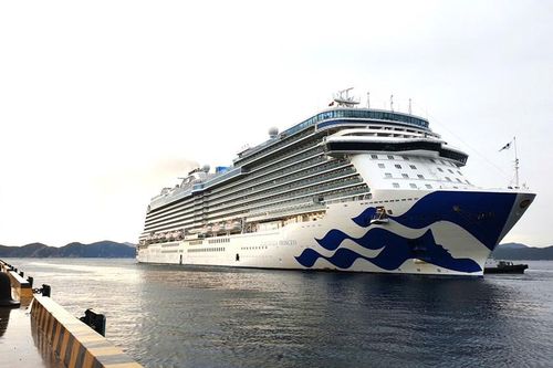 Tàu biển Discovery Princess đưa 1200 du khách quốc tế đến Khánh Hòa