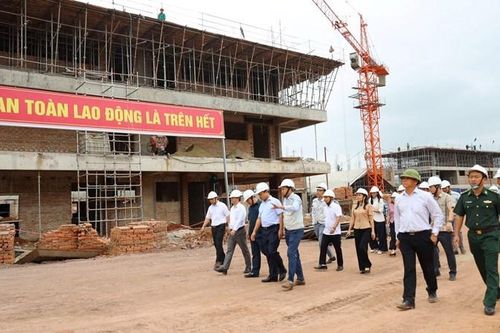 Đảm bảo tiến độ thi công dự án Trường liên cấp Tiểu học và THCS xã biên giới Si Pa Phìn