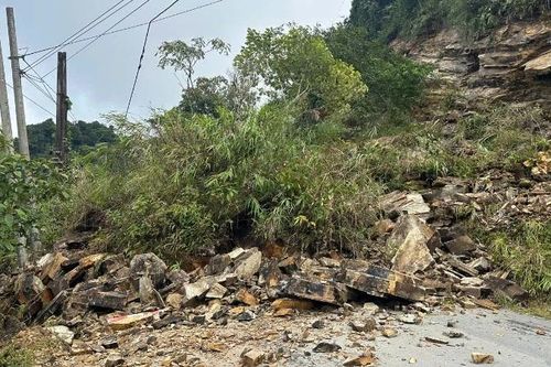 Sạt lở nghiêm trọng trên Quốc lộ 4C đoạn qua xã Quản Bạ, tỉnh Tuyên Quang