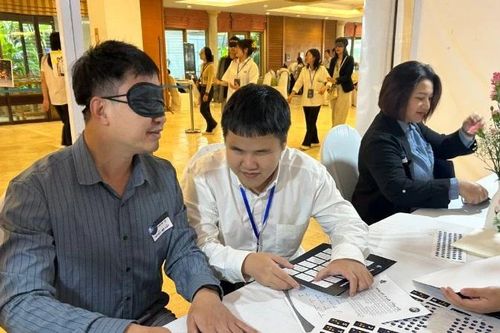 Lan tỏa thông điệp nhân ái từ 'Trải nghiệm bóng tối'