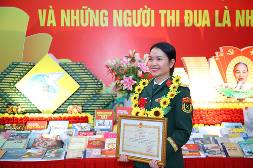 'Tiếp lửa' cho phong trào phụ nữ