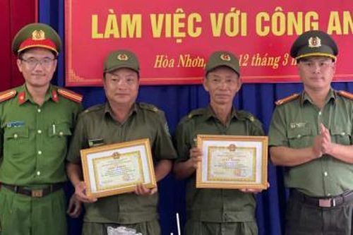 Đâu khó, có ông Ban…