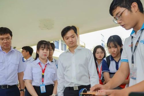 Khởi động tuần lễ sinh viên TPHCM tiên phong phát triển khoa học, công nghệ