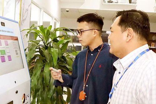 Thi đua vì hạnh phúc của nhân dân
