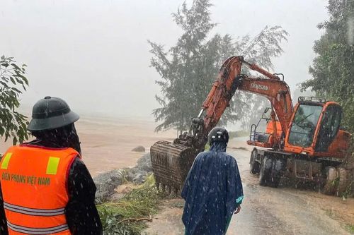 Công bố tình huống khẩn cấp sạt lở bờ biển ở TP Huế