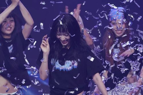 Mỹ Mỹ tổ chức fan concert 'Burning Blue' đầu tiên trong sự nghiệp
