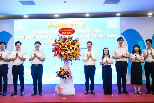 Vun đắp lớp sinh viên TPHCM 'sáng tri thức, vững kỹ năng, tiên phong hội nhập'