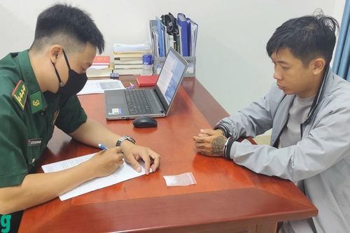 Khởi tố đối tượng mua bán trái phép chất ma túy