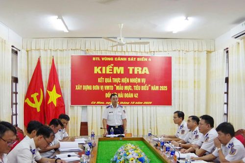 Bộ Tư lệnh Vùng Cảnh sát biển 4 kiểm tra kết quả xây dựng đơn vị vững mạnh toàn diện tại Hải đoàn 42