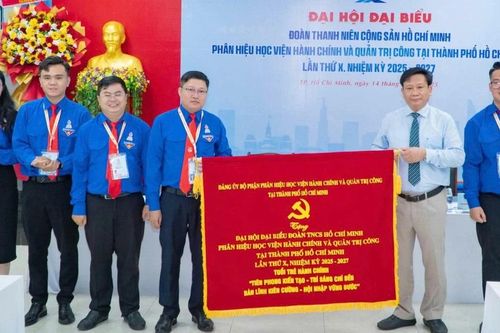 100% các cơ sở Đoàn trực thuộc cơ quan Đảng Trung ương tổ chức đại hội thành công