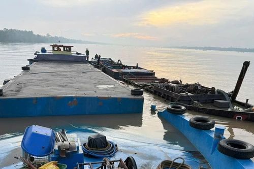 Sau một ngày tuần tra, tạm giữ cả nghìn mét khối cát
