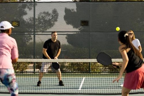 Luật Replay Pickleball: công bằng và đòn chiến thuật