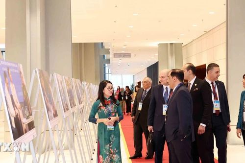 Trưng bày ảnh của Thông tấn xã Việt Nam tại Lễ mở ký Công ước Hà Nội