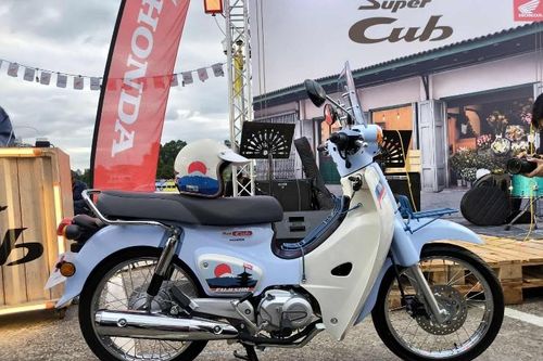 Honda Super Cub phiên bản núi Phú Sĩ cực hiếm