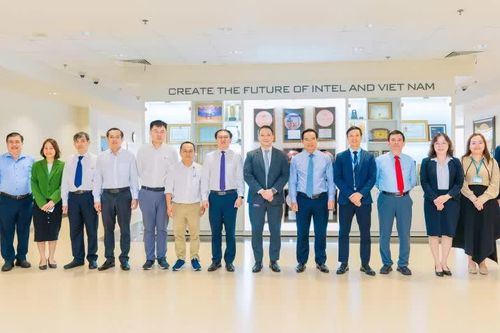 TP Hồ Chí Minh hợp tác chiến lược với Intel trong lĩnh vực công nghệ cao