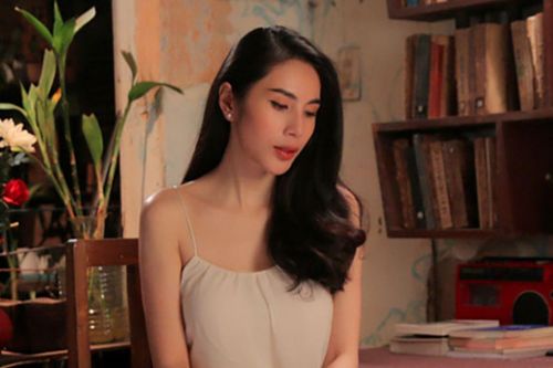 Điều kỳ lạ về ca sĩ Thủy Tiên giữa lúc Công Vinh đi học