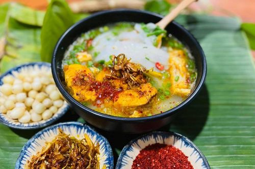 Món cháo với cái tên lạ hoắc ở Quảng Trị, muốn ăn phải dùng đũa gắp
