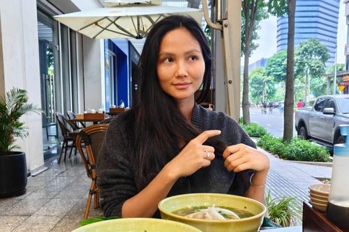 Tình trạng của H'Hen Niê sau khi mắc bệnh hiếm ở phụ nữ từng sinh nở