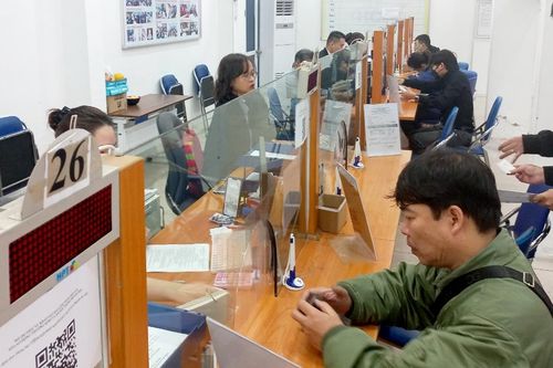 Hà Nội: Tuyệt đối không 'đòi' hồ sơ giấy đối với 25 dịch vụ công trực tuyến