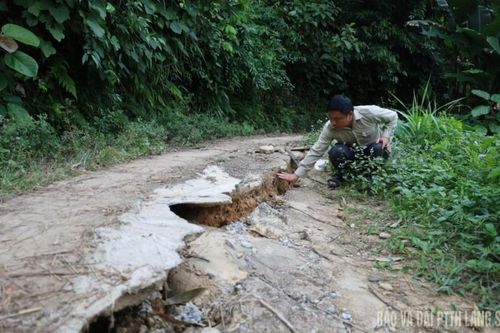 Tân Tiến: Dân 'bỏ nhà' vì lo sạt lở
