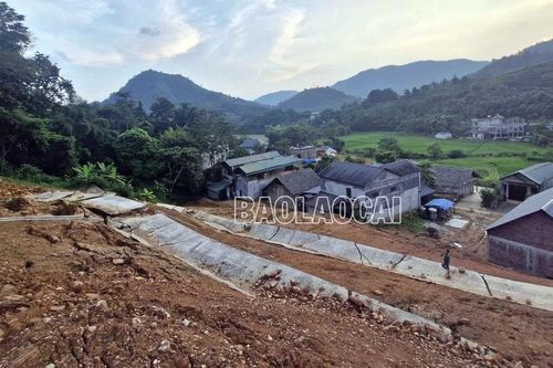 Kè chống sạt bị đứt gãy, người dân thôn Na Hạ lo lắng