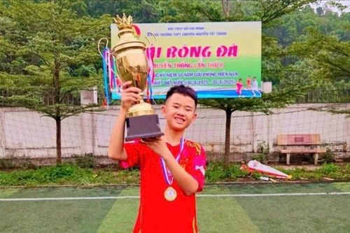 Cậu học trò đa tài