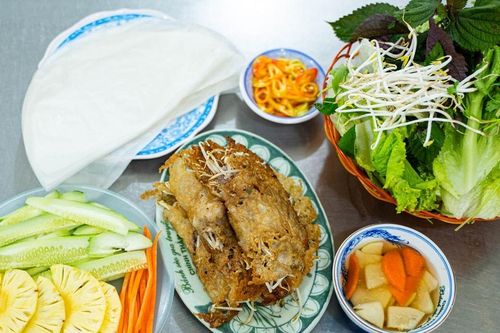 Bánh xèo Quảng Ngãi: Quán ăn 31 năm giữ hồn quê ở Hà Nội