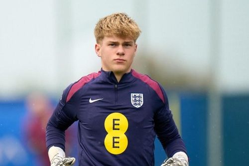 MU hoàn tất chiêu mộ thủ môn U16 Anh Charlie Hardy