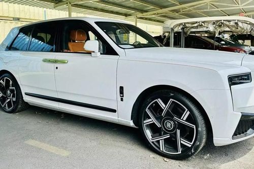 Đánh giá Rolls-Royce Cullinan Black Badge 2025 tại Việt Nam