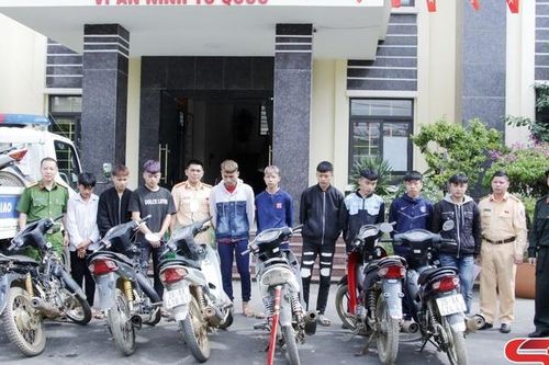 Xử lý nhóm đối tượng thanh thiếu niên càn quấy giao thông